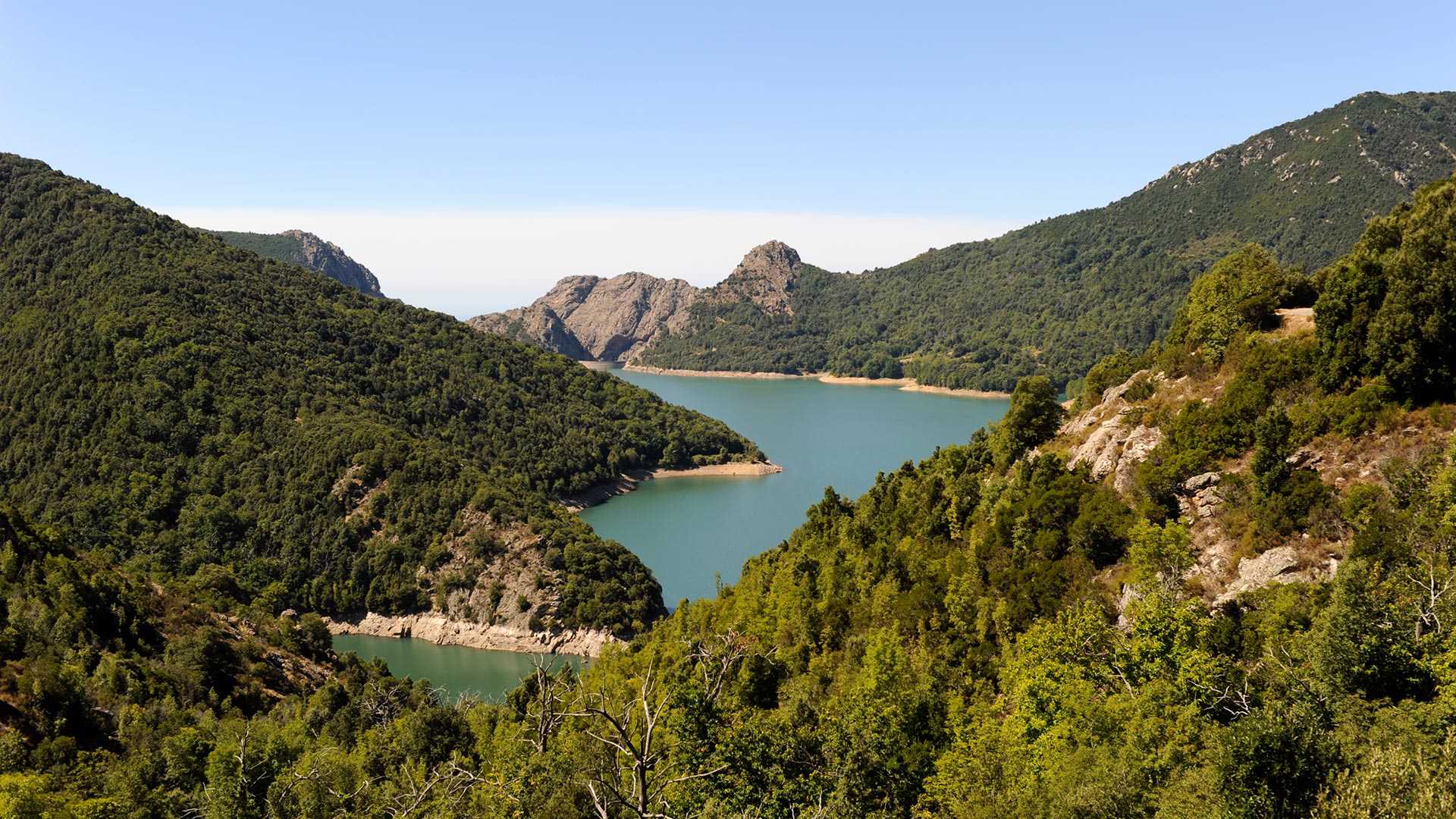 Vue sur le lac, vacances corse du sud, Boutique Hôtel Artemisia.